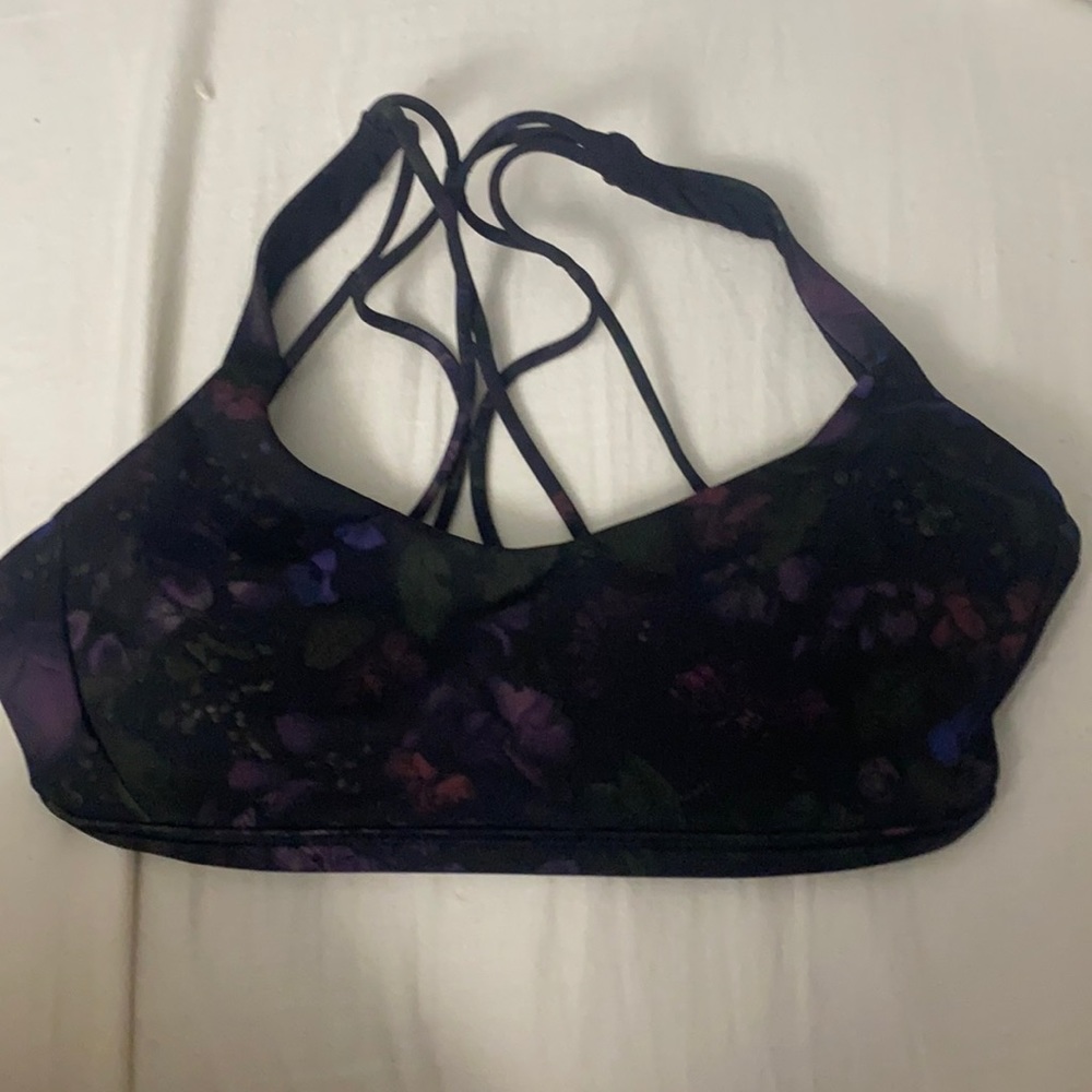 Lululemon free to be Bra